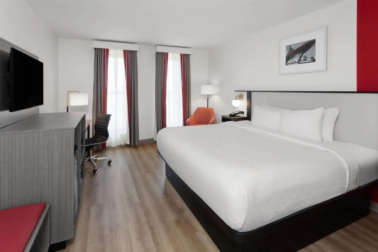 Ramada by Wyndham Milwaukee