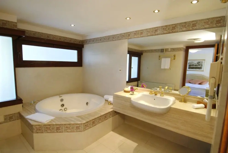 Double Suite