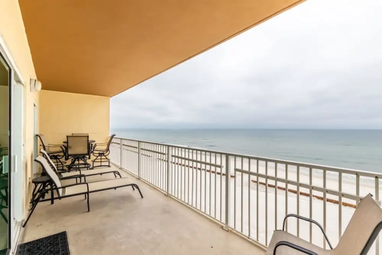 2 Bedrooms Standard room with balcony and beachfront