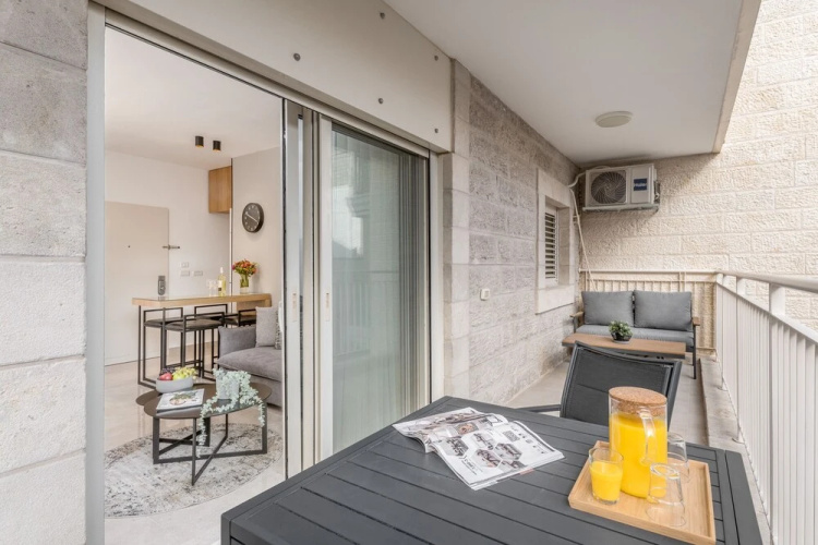 Charming One bedroom with balcony