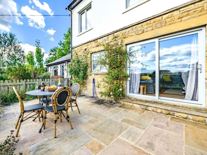 2 Orchard Leigh