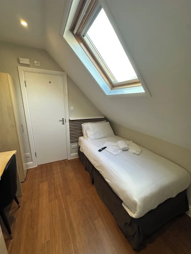 Deluxe Single room