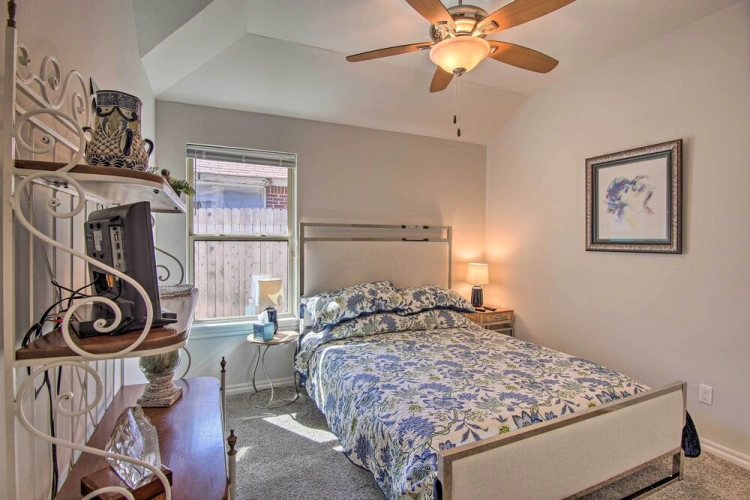 4 Bedrooms Cottage