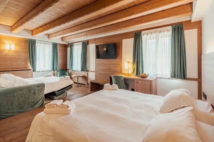 1 Bedroom Royal Suite with city view