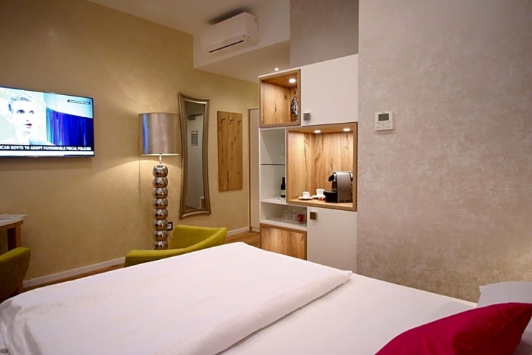 Deluxe Double room with view