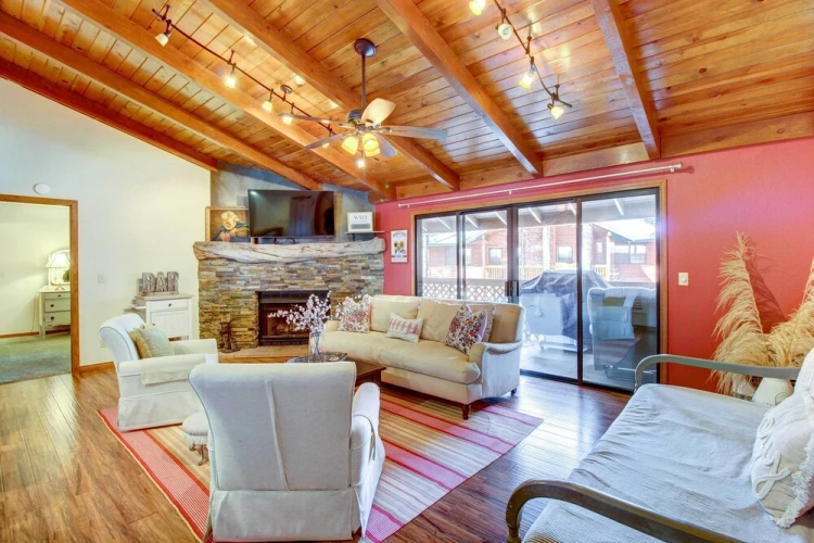 3 Bedrooms Apartment