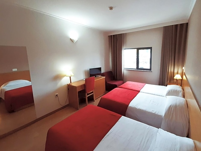 Standard Twin room with balcony