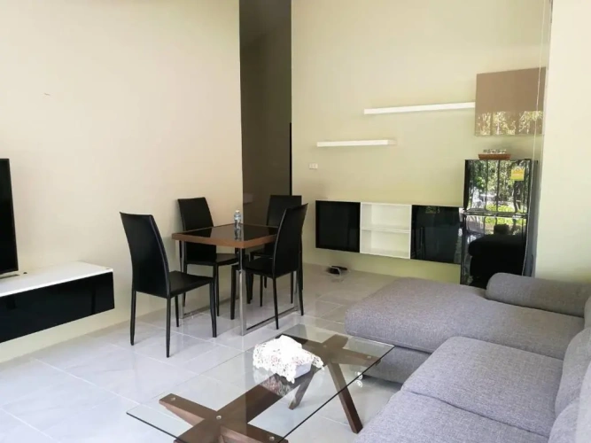 2 Bedrooms Villa