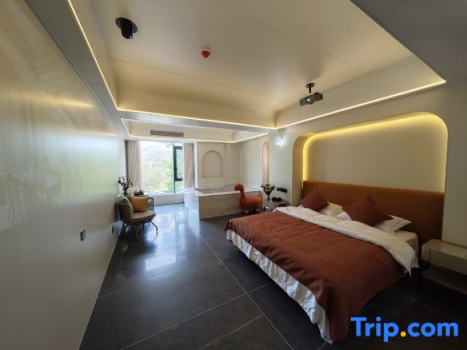 Conghua Lake View Villa