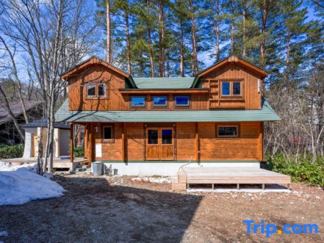 COCO VILLA HAKUBA 01 — Sleeps 9, ideal ski base, with 3D printer sauna & BBQ