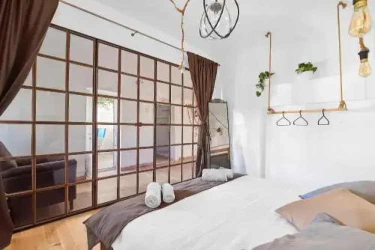 Attic Downtown by CityLife Suites