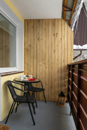 Mountain Corner Apartment by Renters