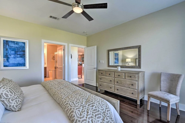 3 Bedrooms Apartment