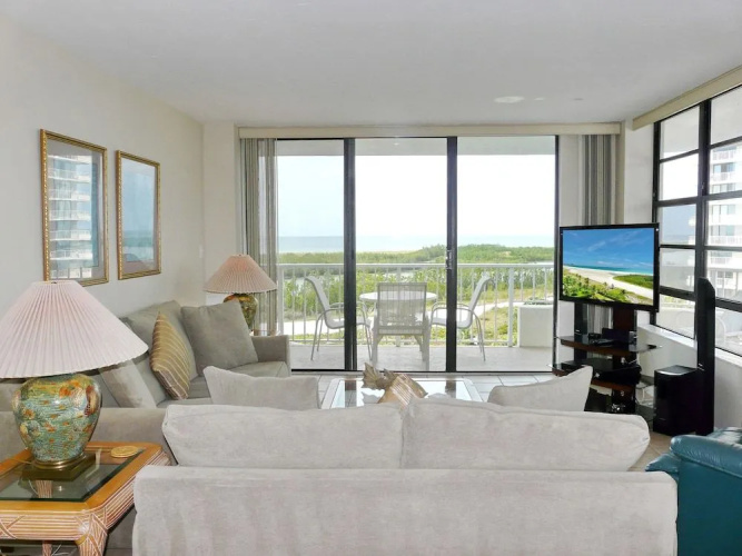 Beachfront Condo With Pool/views From two Balconies