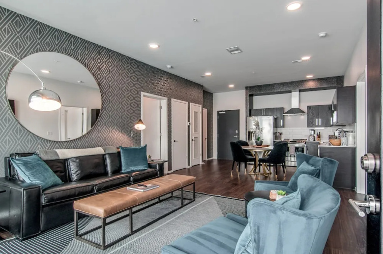 Illume All-suite Corner Unit Overlooking Pool 2 Bedroom Condo