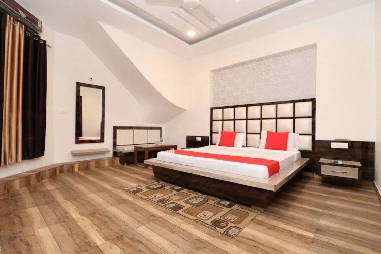 Oyo 22678 Hotel Unique House