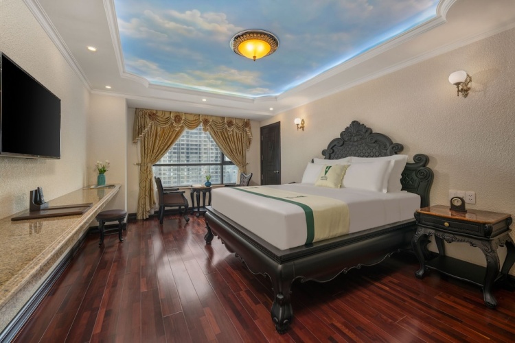 Deluxe Double room with city view