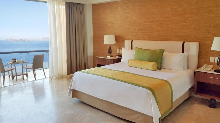 Deluxe Double Club room with ocean view