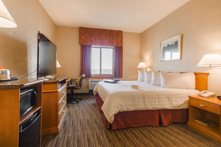 Humphry Inn & Suites