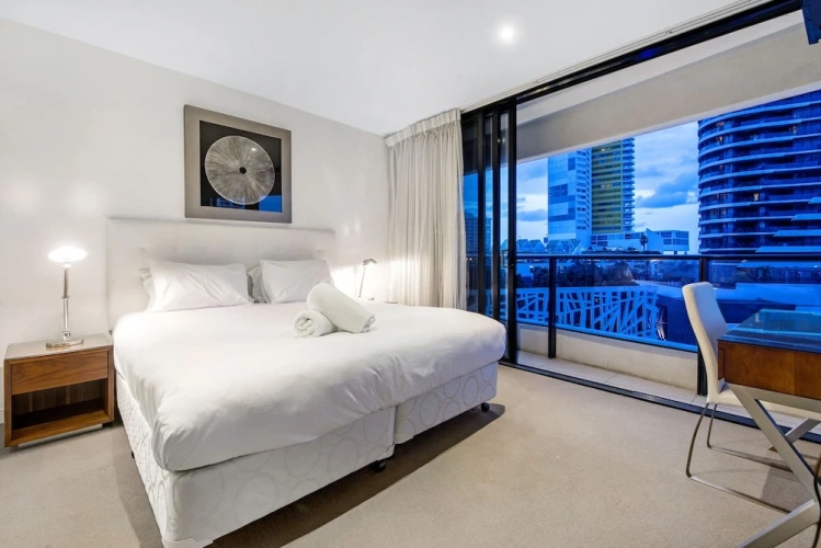 1 Bedroom Apartment with balcony and with city view
