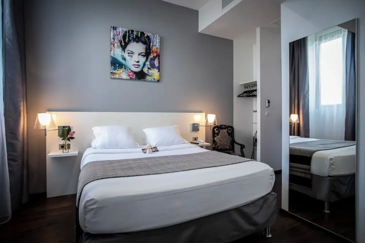 Comfort room