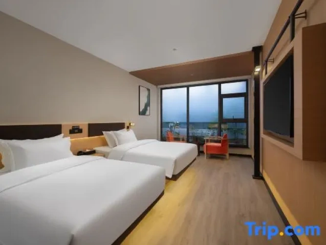 Standard Double room with city view