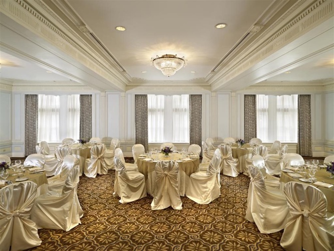 Fairmont Hotel Macdonald photo 19