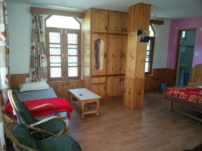 Standard Triple room