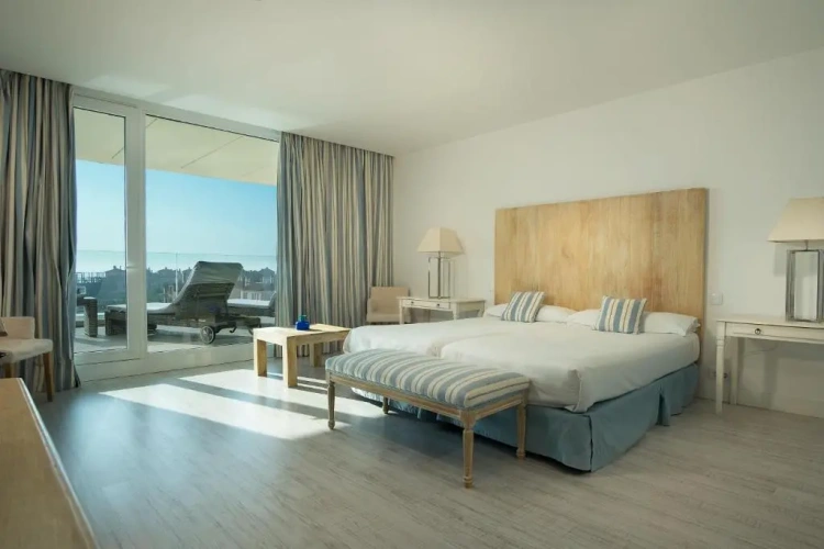 3 Bedrooms Deluxe Apartment
