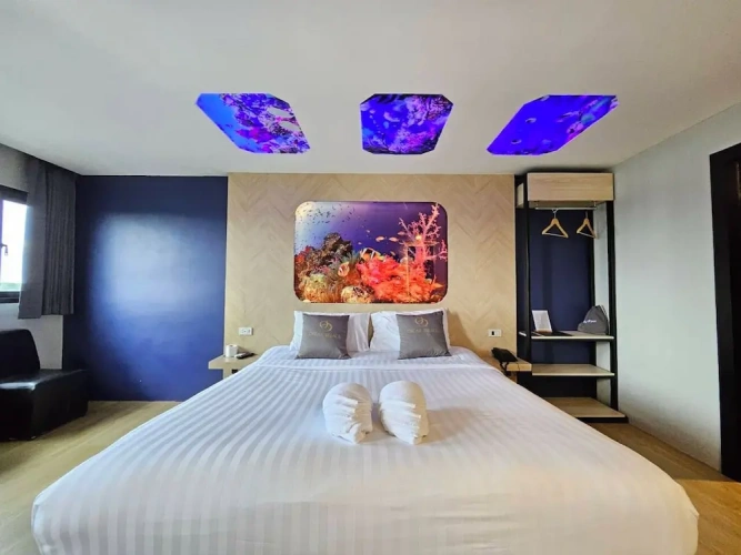 Superior room with city view