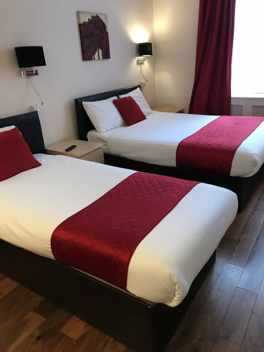 Whites Hotel