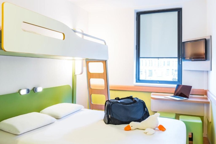 Standard Triple room