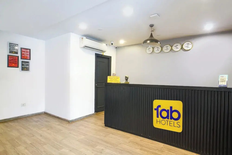Fabhotel Cinco