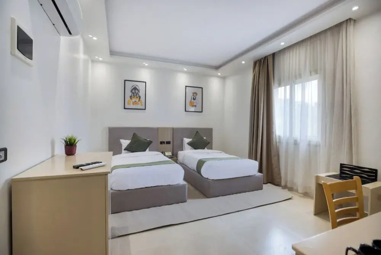Seven Stays Zayed