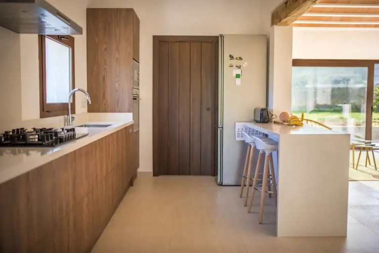 4 Bedrooms Villa
