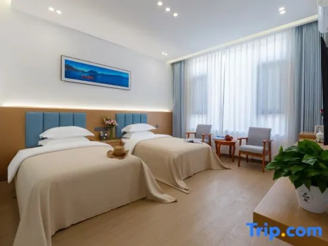 Comfort Twin room with courtyard view