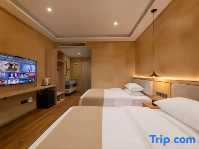 Standard Twin room with balcony