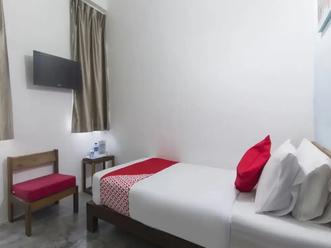 OYO 973 LHT Hotel