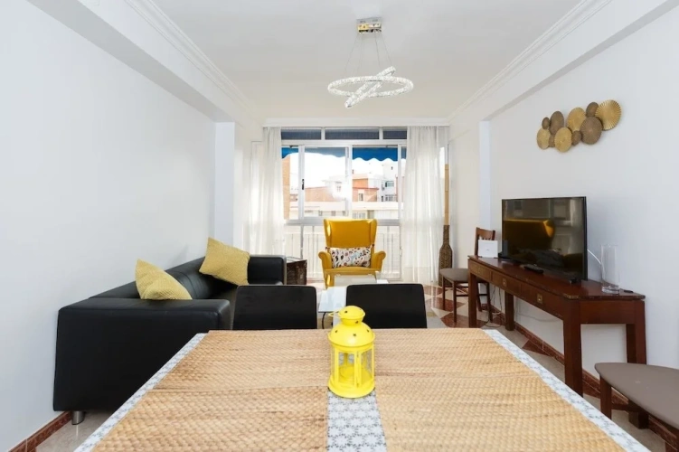 3 Bedrooms Apartment with mountain view