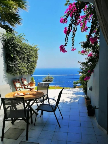 2 Bedrooms Villa