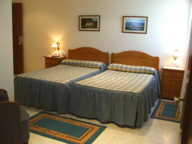 Standard Triple room