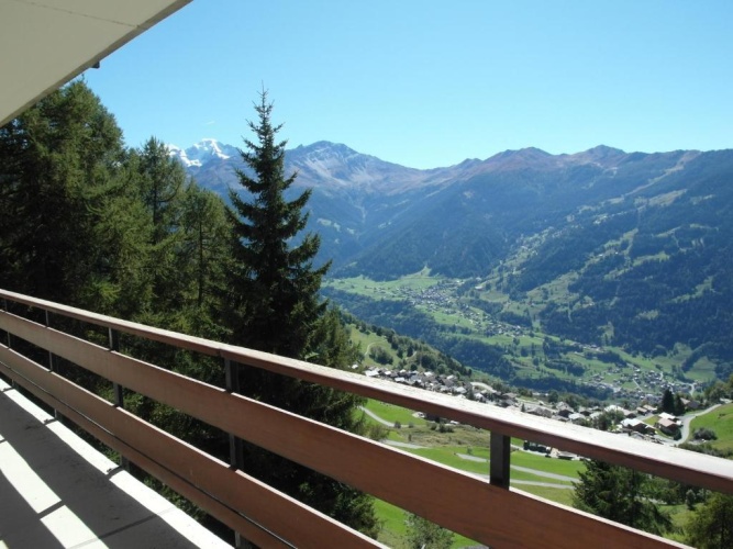 3 Bedrooms Apartment with balcony and with mountain view