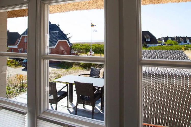 Rantum Dorf - Ferienappartments im Reetdachhaus 3 & 4