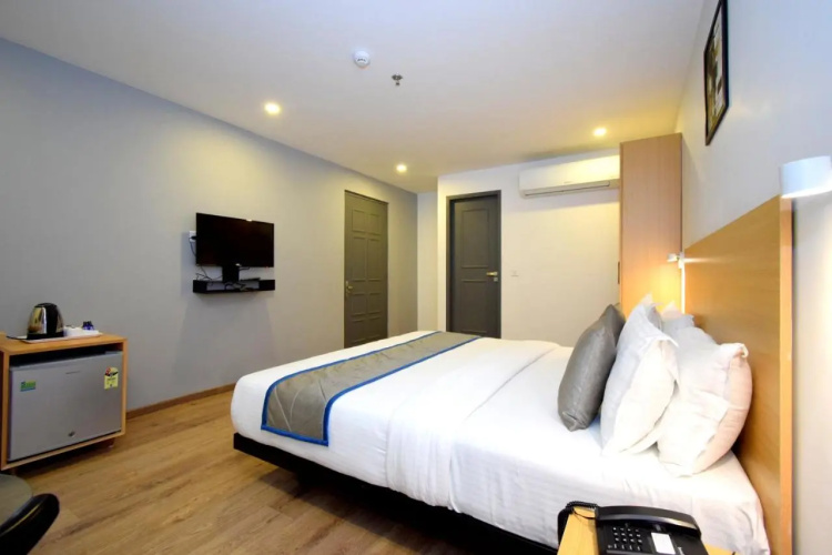 Hotel Rest and Leaf