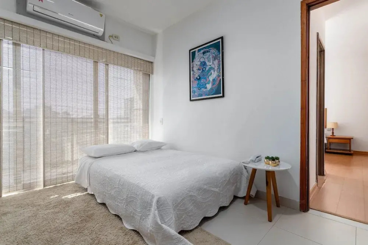 (902-A) Apartamento com Suíte no Coração Leblon