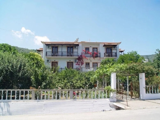 Guesthouse Christos