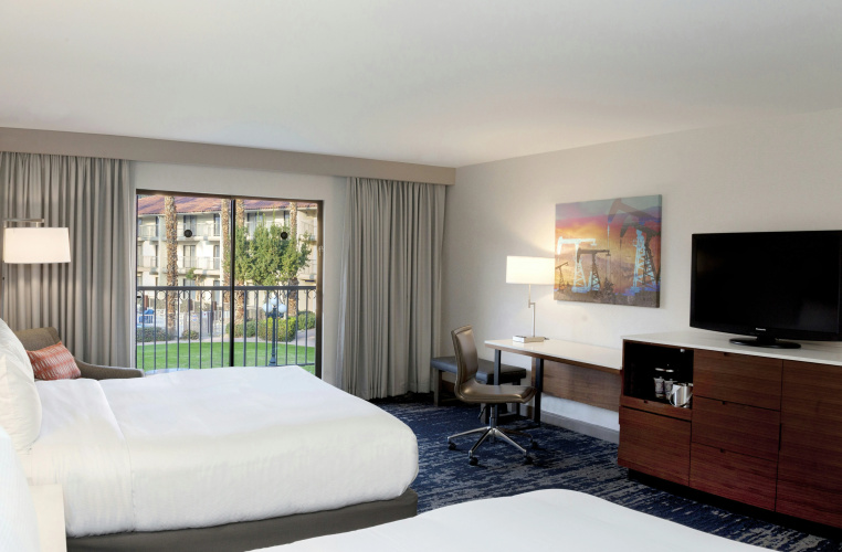 DoubleTree by Hilton Hotel Bakersfield photo 8