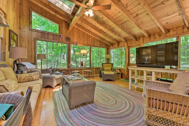 5 Bedrooms Cottage