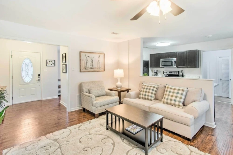 4 Bedrooms Cottage