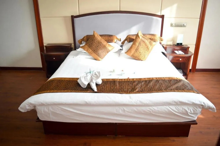 Qianyuan Jingyang (Eastern King) Hotel